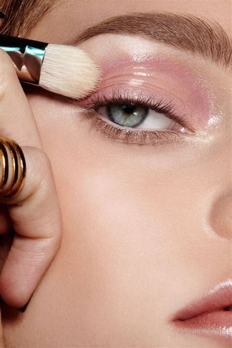 Get Glowing 13 Natural Makeup Looks To Inspire Your Inner