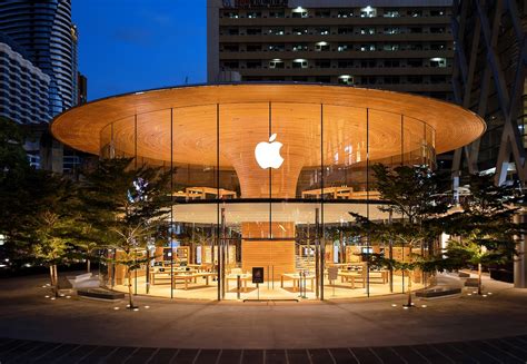 Bangkok's Apple Store is a Sculptural Masterpiece by Foster + Partners