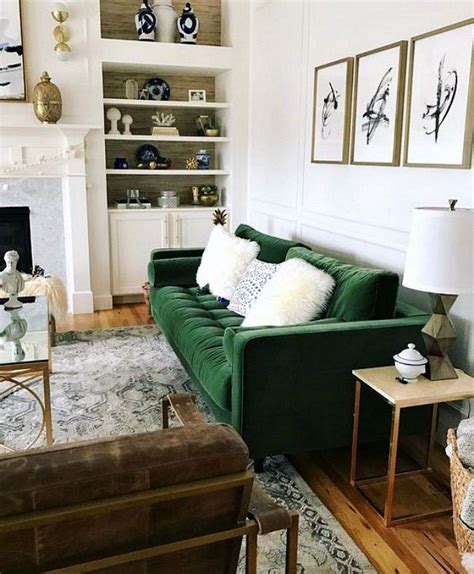38 Green Velvet Sofa Design Ideas To Makeover Your Living Room 29