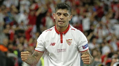 Открыть страницу «ever banega (oficial)» на facebook. Sevilla: Banega, primer fichaje del Sevilla | Marca.com