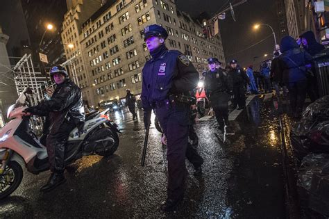 In Unpredictable New York Protests Organized Criticism Of Police The