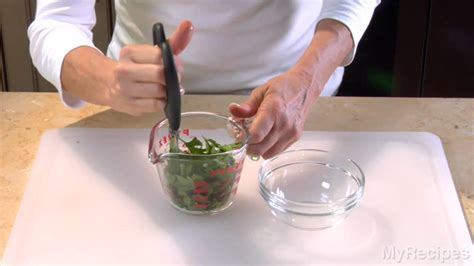 How To Easily Mince Parsley Using Only Scissors Myrecipes Youtube