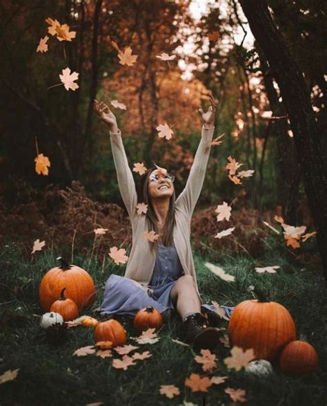 15 Fall Photoshoot Ideas To Get Some Serious Inspo Society19 Fall