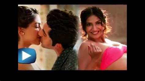 Sonam Kapoor Hot Kissing Scene Sonam Kapoor Hot Kissing Scene In Bewakoofiyaan Youtube