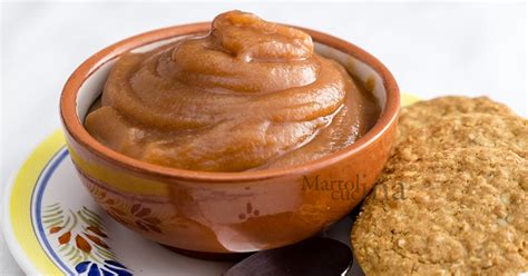 Acquistare e inscatolare le mele quando sono in bassa stagione fa risparmiare. Confettura di mele cotogne | Ricetta facile | Conserva