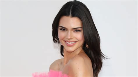 Kendall Jenner Shares Nude Photos On Instagram Allure