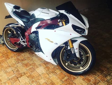 Developed without compromise and constructed with the most sophisticated engine and chassis technology, the r1 is the ultimate yamaha supersport. 2014 Yzf R1 for sale in Mandeville Manchester - Bikes
