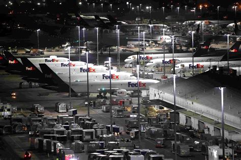 FedEx Super Hub in action