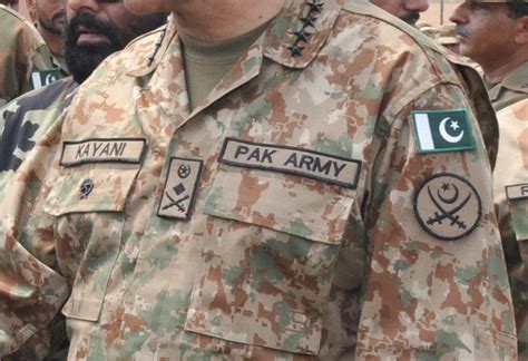 World Defense Review Gen Kayani Wearing New Uniform Of Pakistan Army