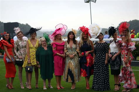 50 Photos Of Newcastle Ladies Day Best Dressed Women And The Crowds At