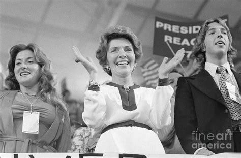 nancy reagan applauding by bettmann