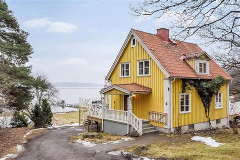 Traditional Scandinavian House Design Exterior