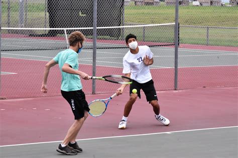 High school sports back at practice | Elgin Courier