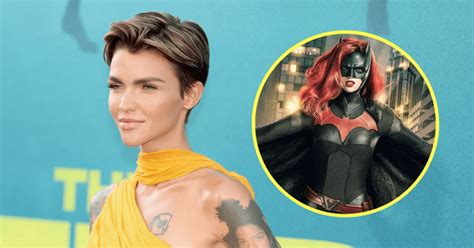 batwoman first look at ruby rose in supersuit for the cw arrowverse crossover is here meaww