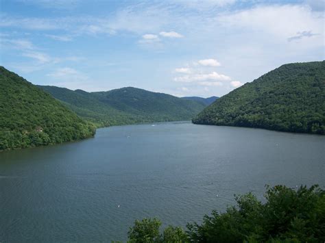 Bluestone Lake Near Hinton West Virginia West Virginia Towns In