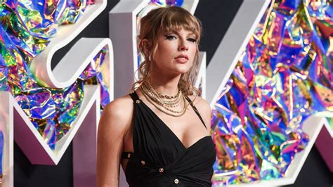 What Awards Did Taylor Swift Win 2024 Marna Sharity