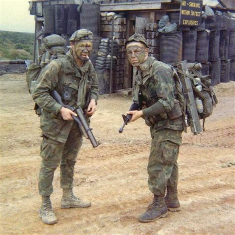Vietnam War Us Army Green Berets Patrol Prep 1967 Grainy Glossy 8x10