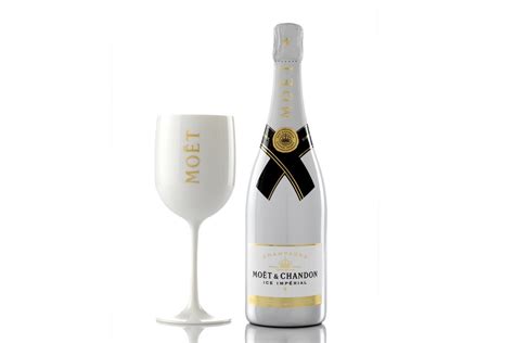Ice impérial, the first and only champagne especially created to be enjoyed over ice. Moët & Chandon Ice Impérial Summer Escape Trunk | MR.GOODLIFE