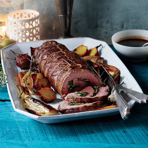 For this classic roast beef recipe, cremini or white mushrooms are delicious in the sauce. Spinach & Mushroom-Stuffed Beef Tenderloin & Truffled Wine ...
