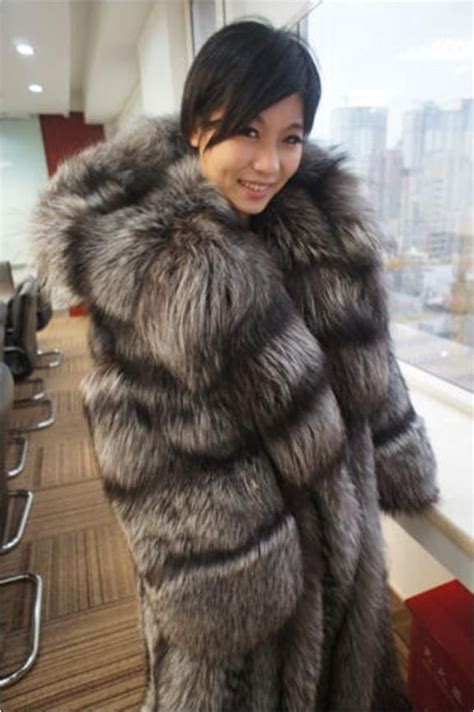 Hooded Silver Fox Fur Coat Asian Woman Asian Girl Fox Fantasy Chinchilla Fur Coat Grey Fox