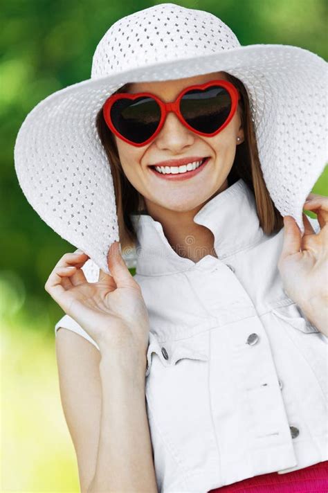 Beautiful Woman Hat Sunglasses Stock Image Image Of Fingers Freedom 21371015