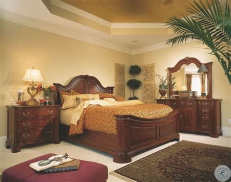 Cherry Grove Classic Antique Cherry Mansion Bedroom Set From American