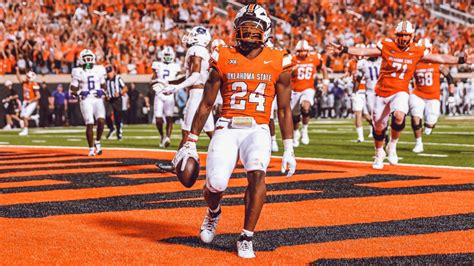 Collins Late Fourth Quarter Td Helps Oklahoma State Pull Away To Beat Central Arkansas 27 13