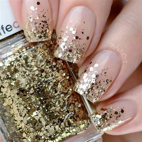 23 Gorgeous Glitter Nail Ideas For The Holidays Stayglam Gold