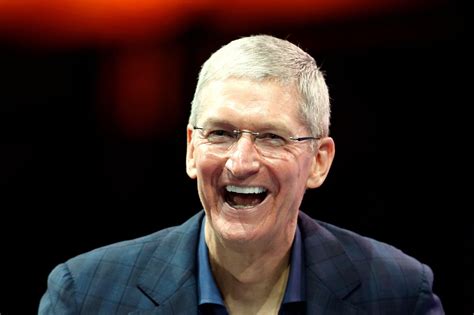 tim cook wallpapers top free tim cook backgrounds wallpaperaccess