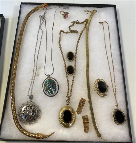 Lot Lot Of Vintage Jewelry