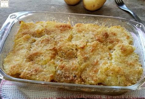 Ha solo pochi ingredienti e subito si fa' a metterla su'. Baccalà con patate al forno - Meraviglie in cucina