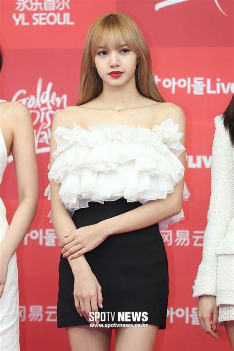 8 Times Blackpinks Lisa Became “human Celine” In The Brands Luxury Outfits Koreaboo