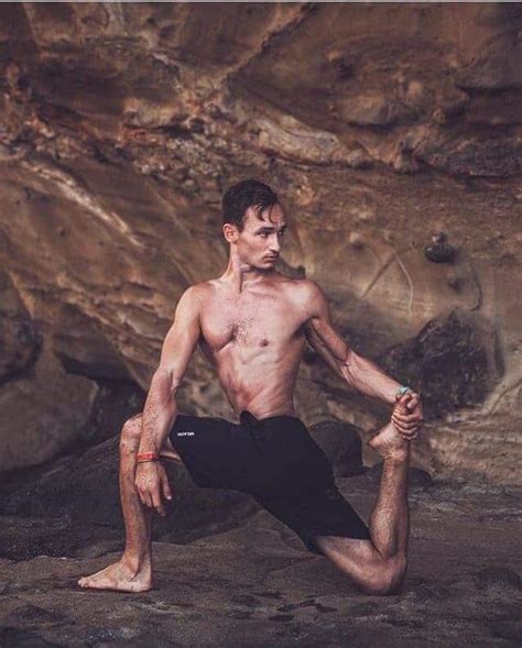 10 Male Instagram Yogis To Watch In 2019 Yogi Goals