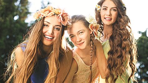 Magazin forever ailesine hoş geldiniz.afili aşkın güzeli burcu özberk mi yoksa sen çal kaıpımının güzeli hande erçel mi diye. Güneşin Kızları dizisine hayat öpücüğü - Sayfa 2 / 3 ...