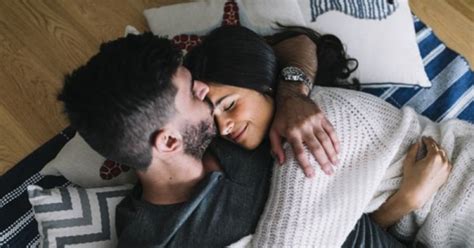 Jika selama ini suami yang lebih aktif mengajak bercinta rabaan juga akan membuat suami yang mulai turun libidonya ketika bercinta kembali naik. Cara Melayani Suami Dengan Baik Menurut Ajaran Islam ...