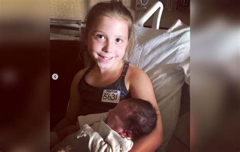 Houska shares her oldest child, aubree, with lind, though deboer has become a father figure in aubree's life. Chelsea Houska's Baby Girl Layne Meets Siblings Aubree ...
