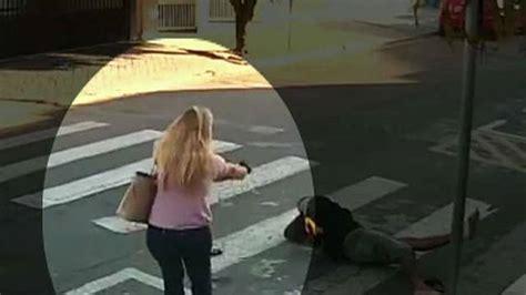 Off Duty Cop Shoots Gunman Near A School In Brazil On Air Videos