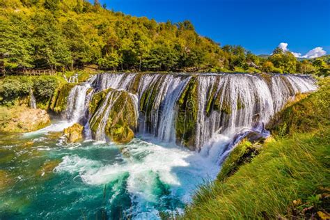 Strbacki Buk Waterfall Croácia E Fronteira Da Bósnia Herzegovina