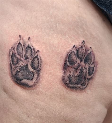 Adorable Paw Prints That Kristylynneart Did In Black And Grey Realism The Fur Looks So Real