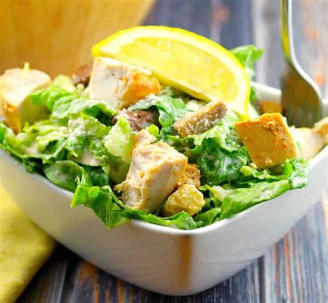 Salade césar au poulet pour votre plat léger cet été