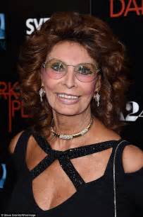 Sophia Loren Shows Off Figure In Cleavage Baring Gown At Dark Places La