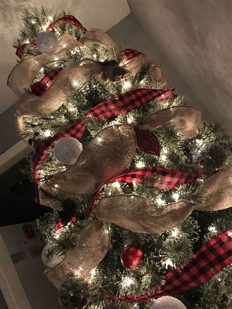 Ovoy buffalo plaid christmas tree skirt 48 inches black and red tree skirt holiday party tree skirt checked tree skirt mat christmas new year's eve party decoration (48 inches christmas tree skirts) 4.9 out of 5 stars. Buffalo plaid burlap Christmas tree | Rustic christmas ...