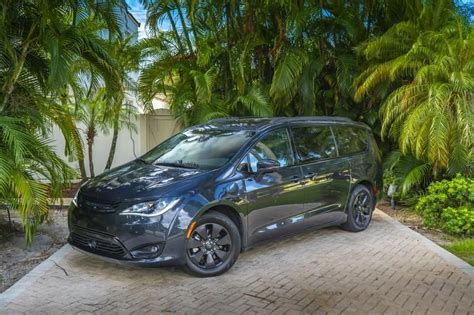 Chrysler Pacifica Latest News Reviews Specifications Prices Photos