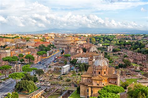 Com 2,8 milhões de habitantes em 1 285,3 km² de área. Papeis de parede Roma cidade Itália Casa Rua Cidades ...