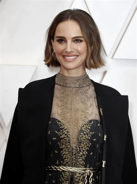 Click now to get your natalie fix. Natalie Portman Wore An Oscar Dress Embroidered With The ...