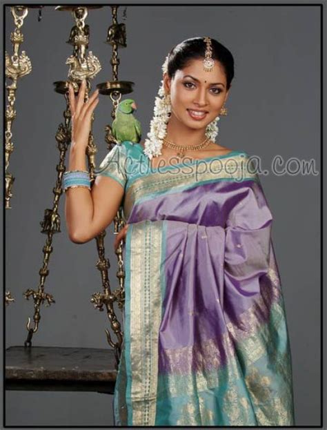 Sexy Look Actress Pooja Umashankar Hot Photos Pooja In Hot Saree Photos
