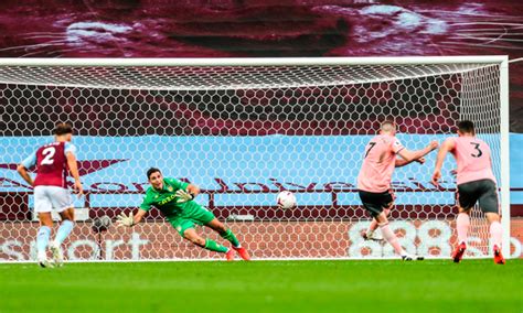 Gracias por toda la banca en el canal de twitch. Gran debut de Emiliano Martínez en Aston Villa ...