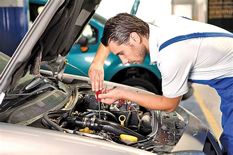 What are the Characteristics of a Good Auto Repair Mechanic? | by
