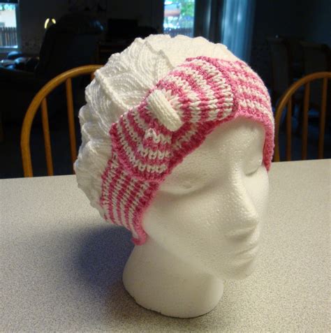 Kim's Knitting Korner: Cutest Hat... EVER! Bow Tie Cloche/Chemo Cap