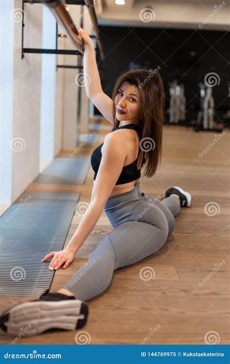 Sexy Stretching Telegraph